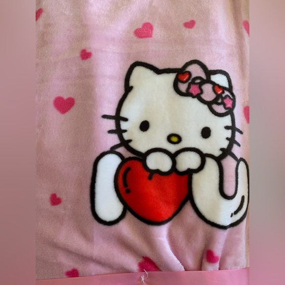 Valentines Day Hello Kitty Viral Throw Blanket - Picture 2 of 4